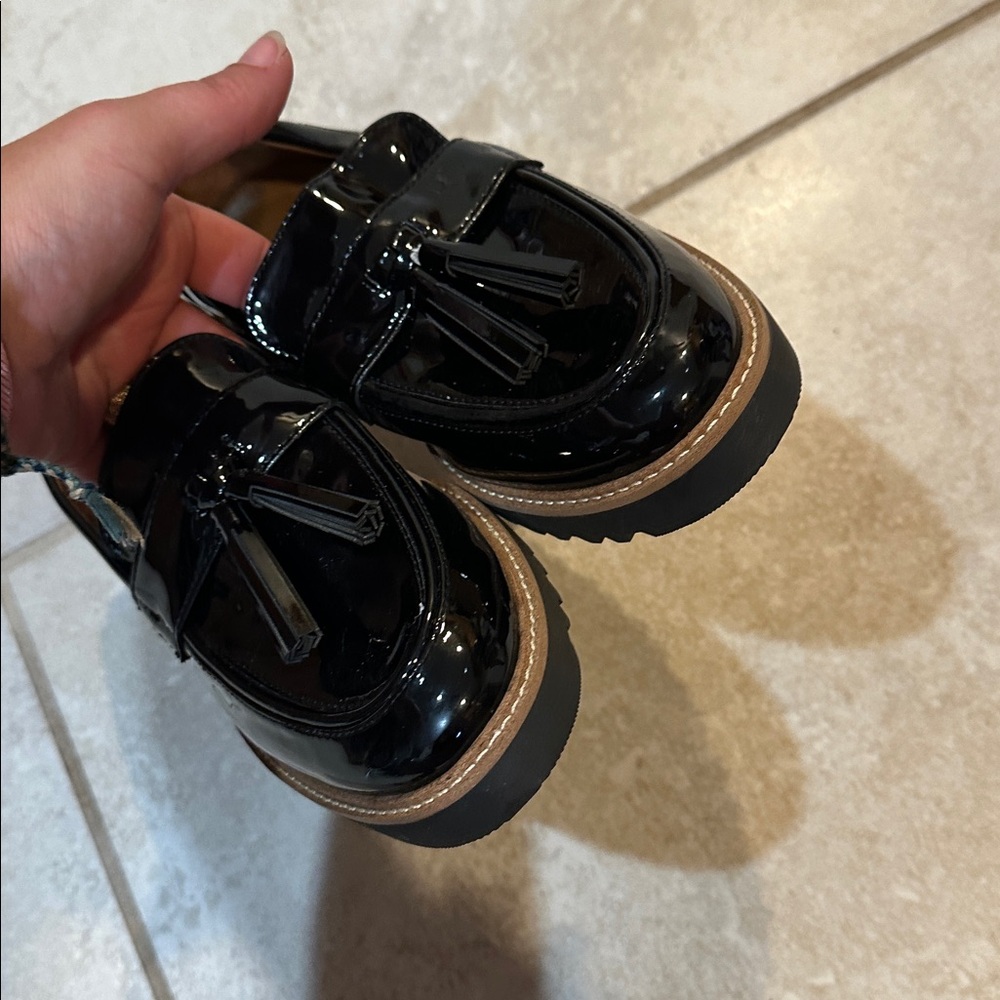 NEW! Franco Sarto Carolynn Black Shiny Tassel Loafers 8 Lug Sole - Picture 4 of 8
